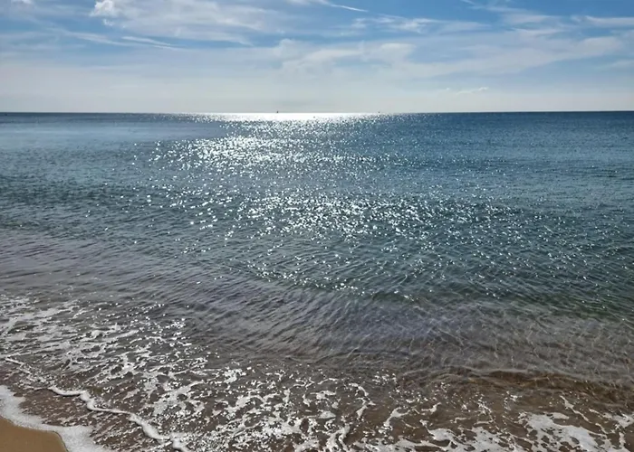 Stunning 2 Bed & 2 Bath, Seaview, Pets Welcome!